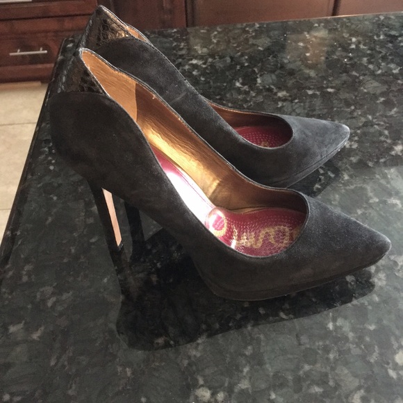Sam Edelman black suede pumps