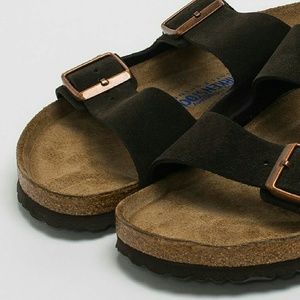 NWOT Dark Brown Suede Arizona Style Birkenstocks
