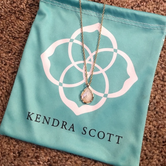 Ivory Pearl Kiri Kendra Scott Necklace w Bag