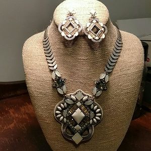 Stella & Dot Kaia Pendant Necklace Set