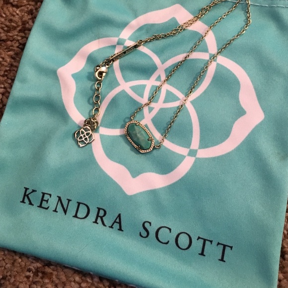 Unique Elsa Kendra Scott Necklace!! Color bar!