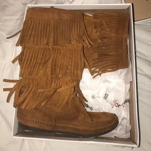 Brown Minnetonka 3 fringe boots