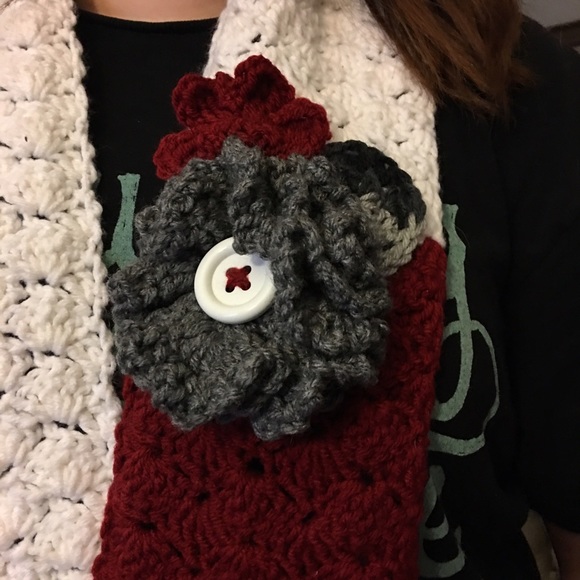 Handmade scarf - Picture 2 of 3