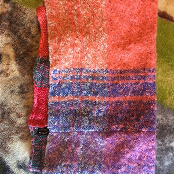 Juniors Reversible Loop Scarf - Picture 3 of 3