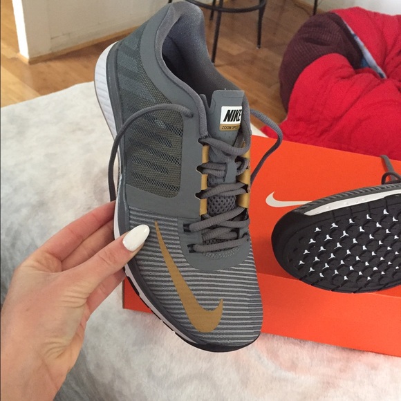 Nike zoom speed shoes