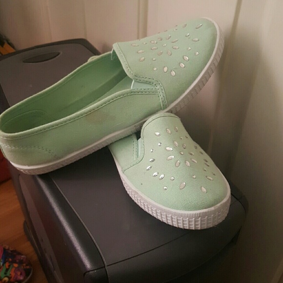 Slip on flats