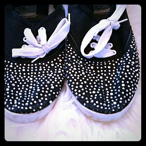 Size 9 studded flats, lightly worn - Picture 1 of 4
