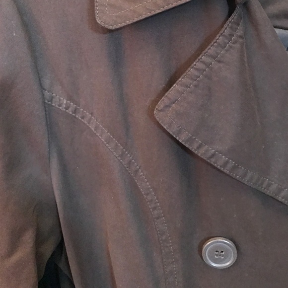 Tailored double breasted light weight trench coat - Picture 3 of 4