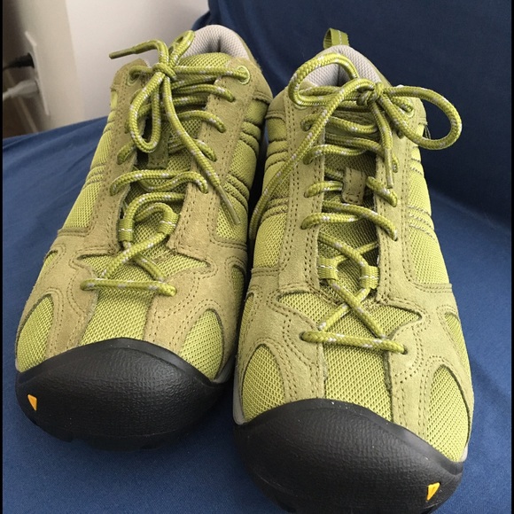 NWOT Keen Hiking Shoes