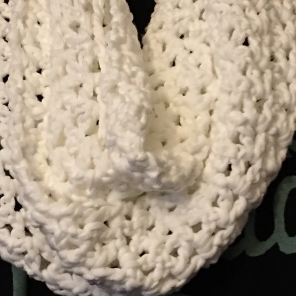 Handmade infinity scarf - Picture 2 of 3
