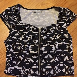 Crop top size small