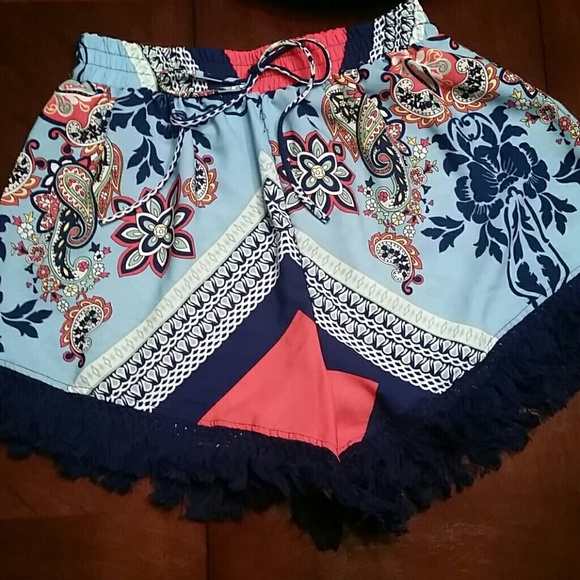Chic, lightweight shorts!