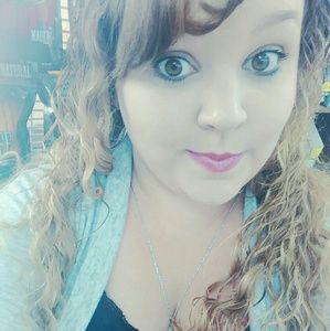 Meet your Posher, Danille