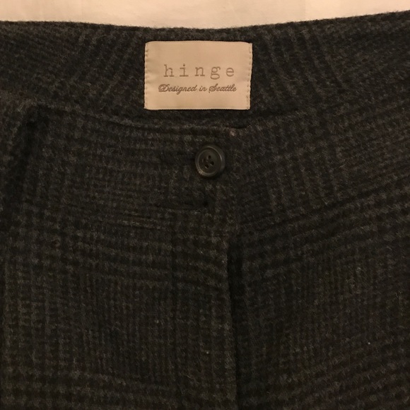 Hinge wool shorts