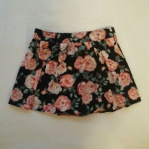Floral skort NWOT