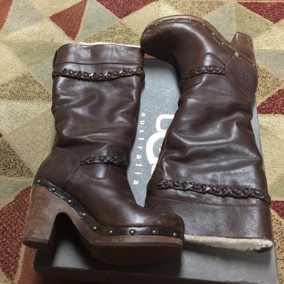 UGGS BOOTS