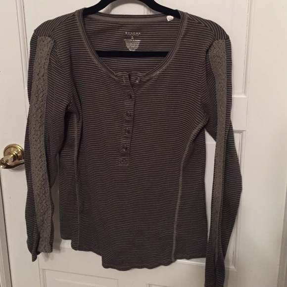 Sonoma Life & Style long-sleeve tee