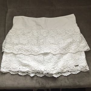 Hollister mini lace skirt size S