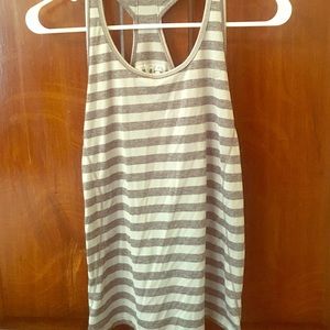 New Balance Run Top Size Small