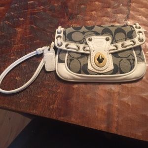 Coach wristlets wallet