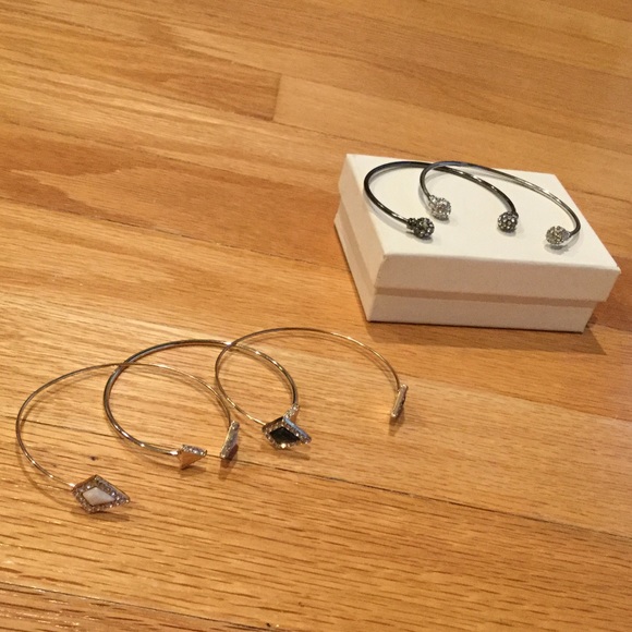 Opened and stoned bracelets