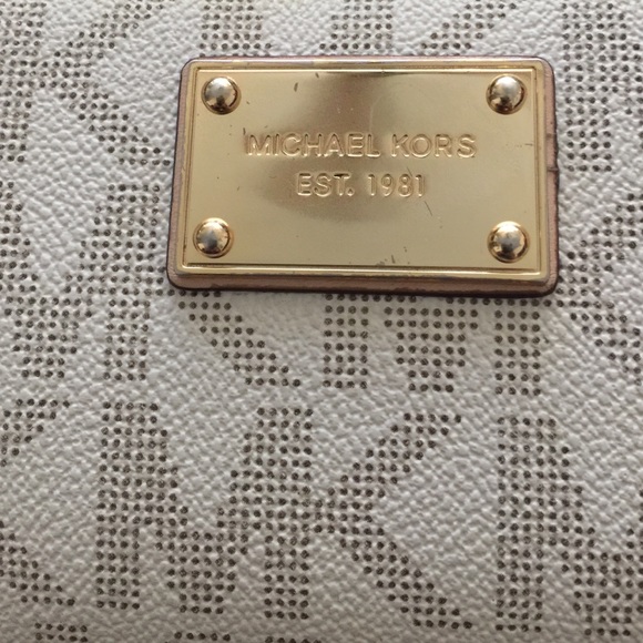 Michael Kors wallet - Picture 4 of 4