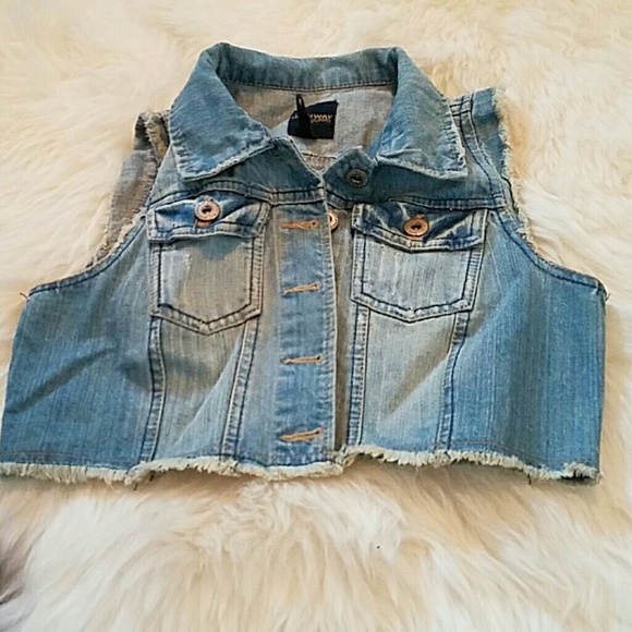 Cropped Jean vest