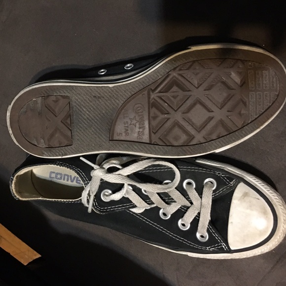 GRUNGE black converse