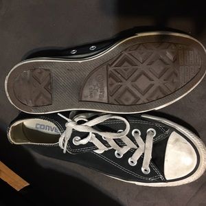 GRUNGE black converse