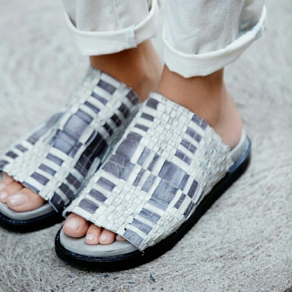 New Free People Idlewild footbed gray  sandals