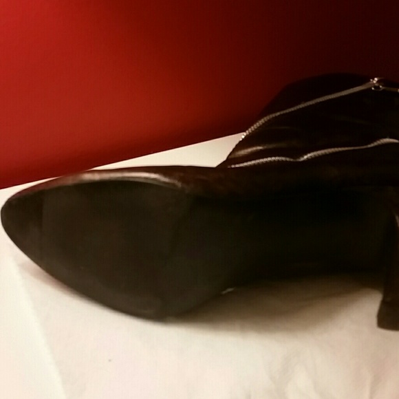 Boots - Picture 4 of 4