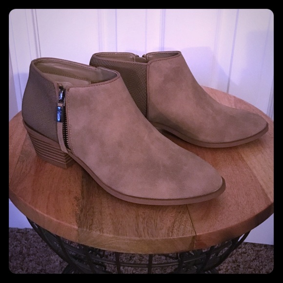 Simply Vera Tan Suede Ankle Boots