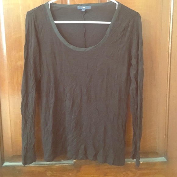 Gap Tee size Medium