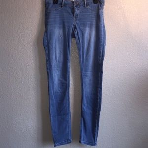 Hollister: Blue wash Jeans