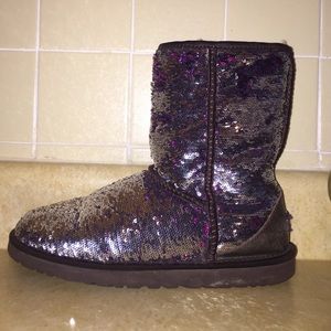 purple/silver flip UGGS in great condition