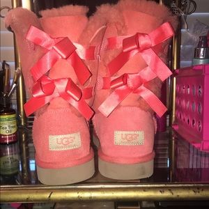 Coral Bailey Bow Uggs size 6