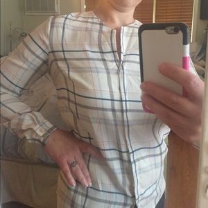 JONES NEW YORK light-weight button-down blouse