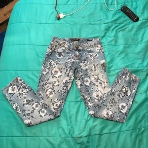 rose patterned stretchy jeans