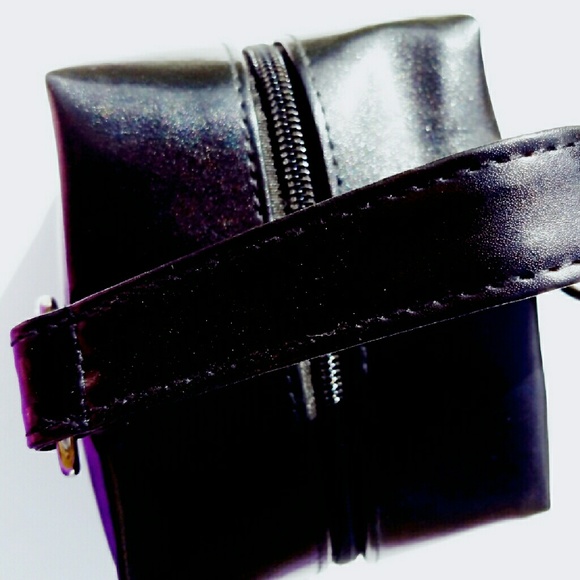 Heart print mini pouch - Picture 3 of 4