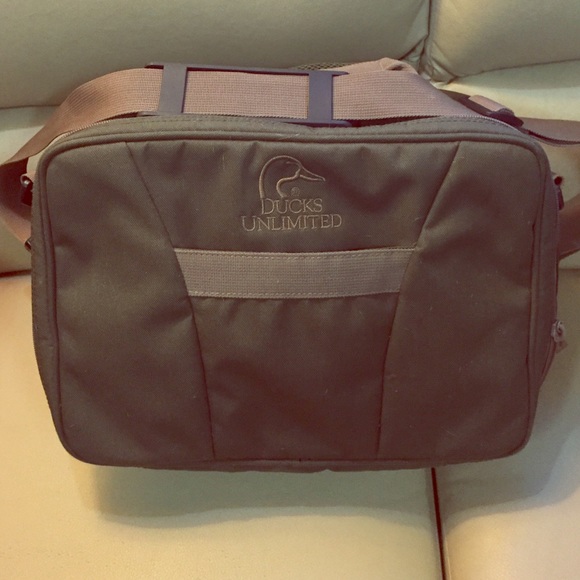 Ducks Unlimited camera/hunting bag