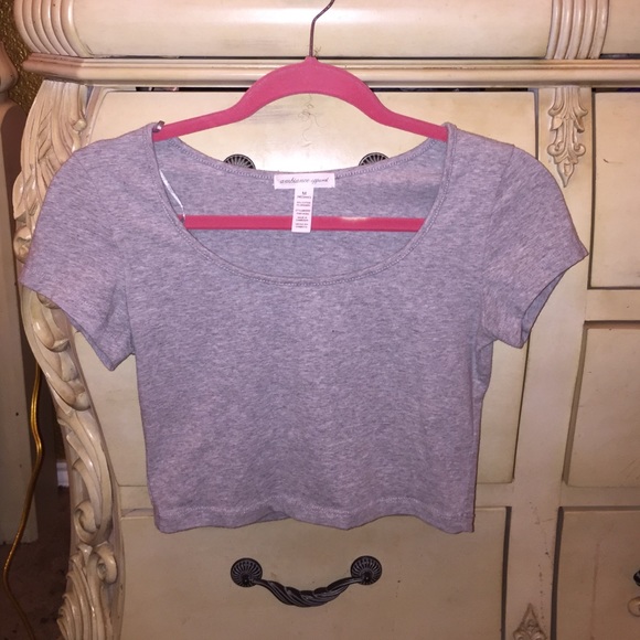 Crop top - Picture 1 of 1