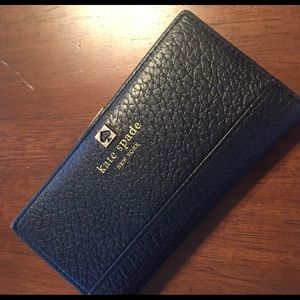 Kate Spade Southport Avenue Stacy Black Wallet