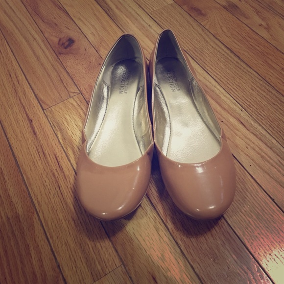 Kenneth Cole REACTION Flats