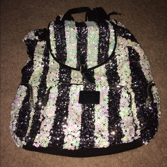 Vs pink fashion show bag