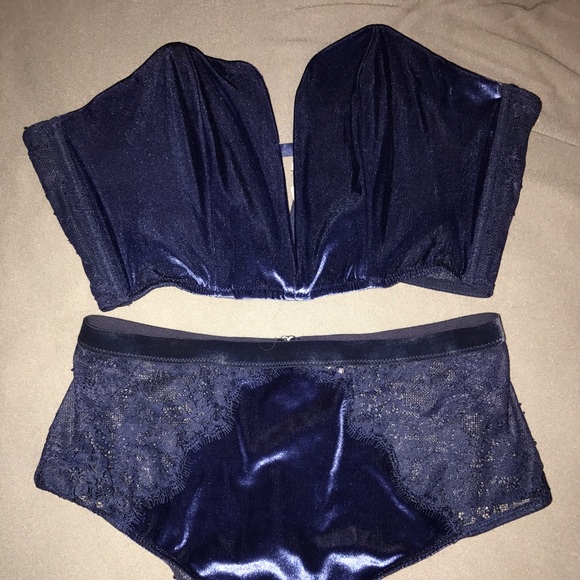 Dream Angle Blue Velvet lingerie