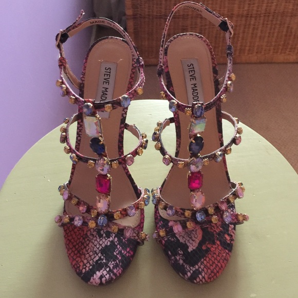 Steve Madden gem heels