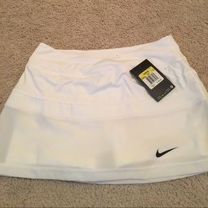 NWT Nike women's court tennis skirt