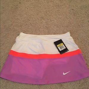 NWT Nike women's court tennis skirt - small