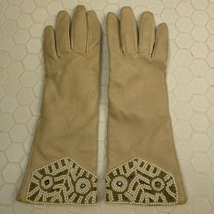 Embellished leather gloves