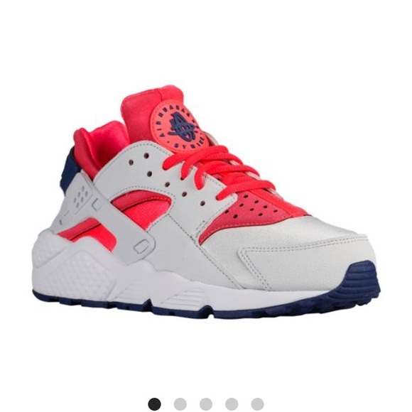 Nike women Huaraches.